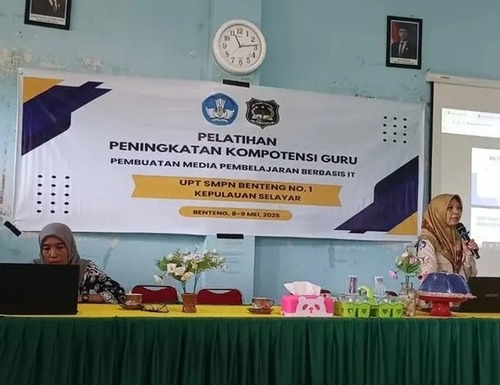 Pelatihan Peningkatan Kompetensi Guru di SMPN Benteng No. 1 Kepulauan Selayar